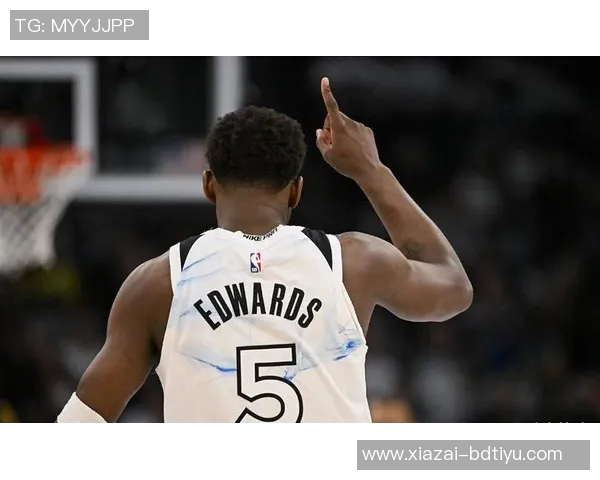 爱德华兹前四节表现低迷加时发力独得5分全场贡献7分4板3助